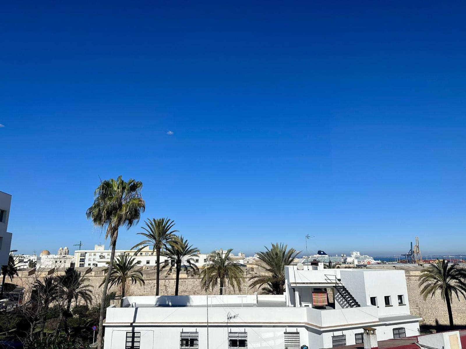Apartamentos La Muralla Grupo Ac Gestion Cadiz Luaran gambar
